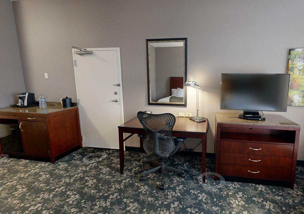Hilton Garden Inn Detroit/Новай Екстер'єр фото